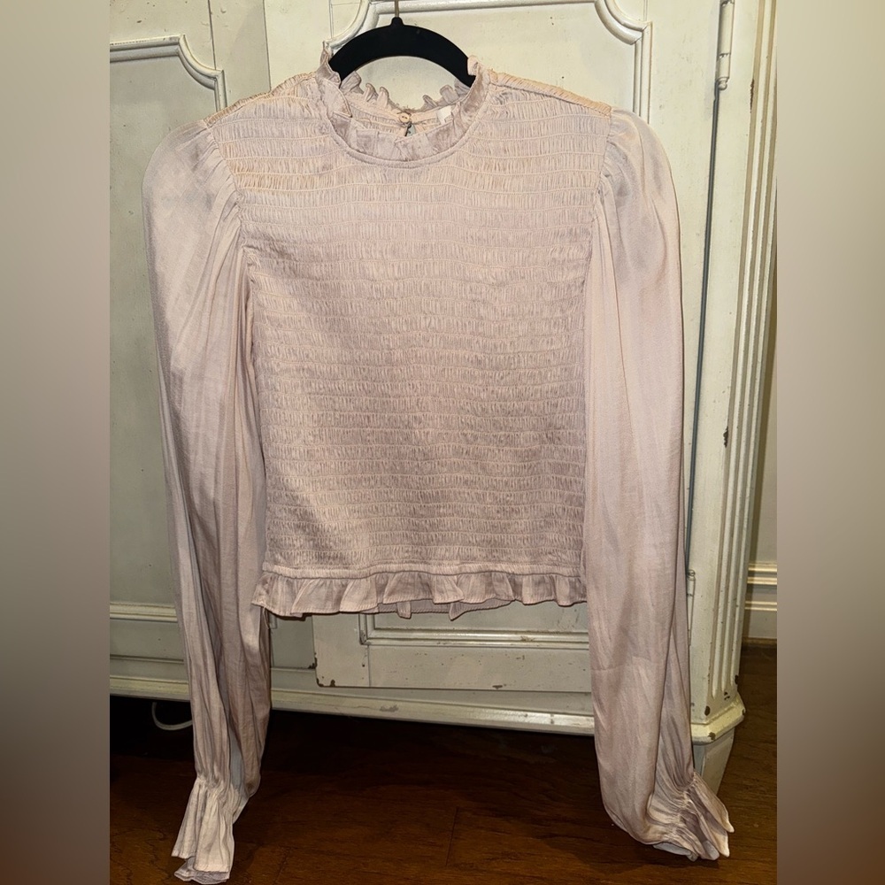 🌼DO+BE satin blouse with bell sleeves